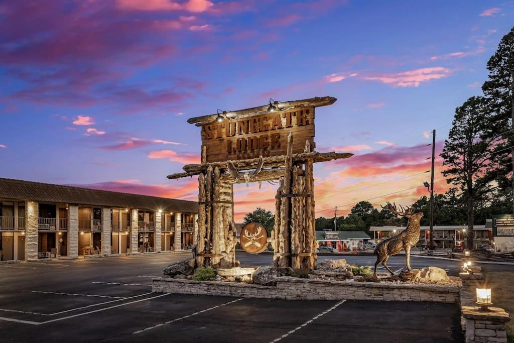 Stonegate Lodge 2 Queen Beds Wifi Tv Salt Water Pool Fire Pits #303 Eureka Springs Exterior foto